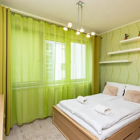 Czarny Dwór By Renters Apartamento *
