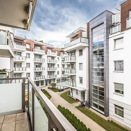 Czarny Dwór By Renters Apartamento Gdansk
